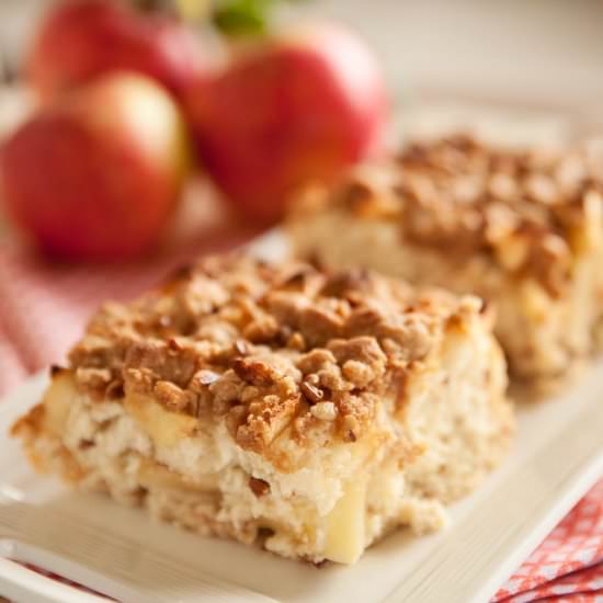Apple Cinnamon Streusel Coffee Cake