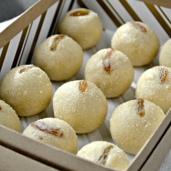 Rava Ladoo/Laddu