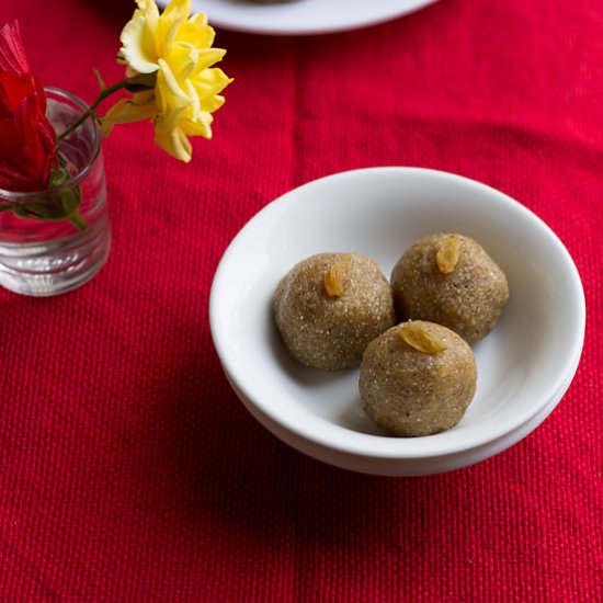 Rava Ladoo