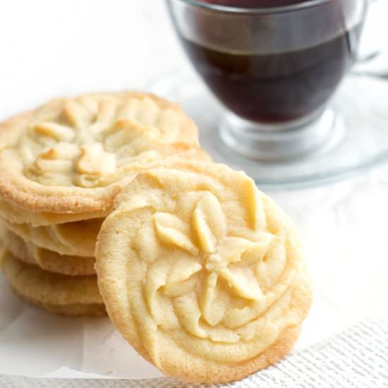Vanilla Spritz Shortbread Cookies
