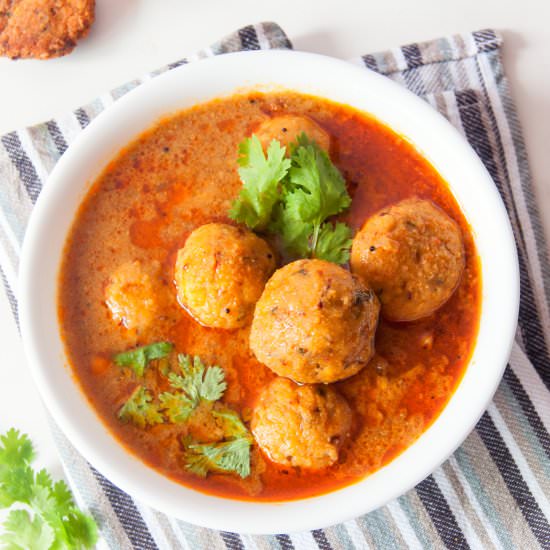 Paruppu Urundai Kuzhambu