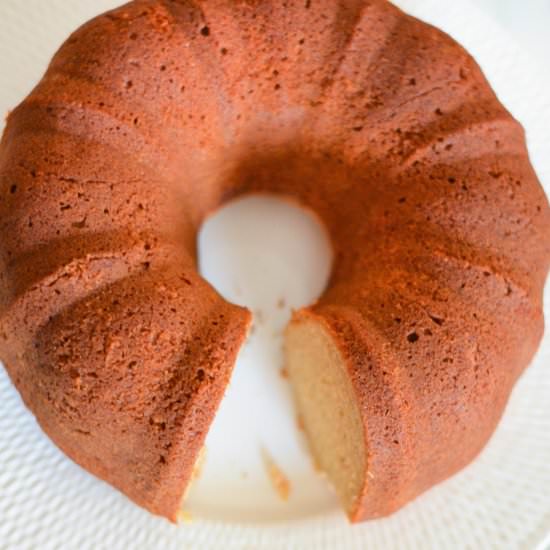 Honey Cardamom Cake w. Maple Cream