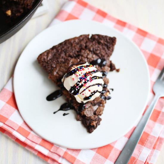 Giant Skillet Brownie