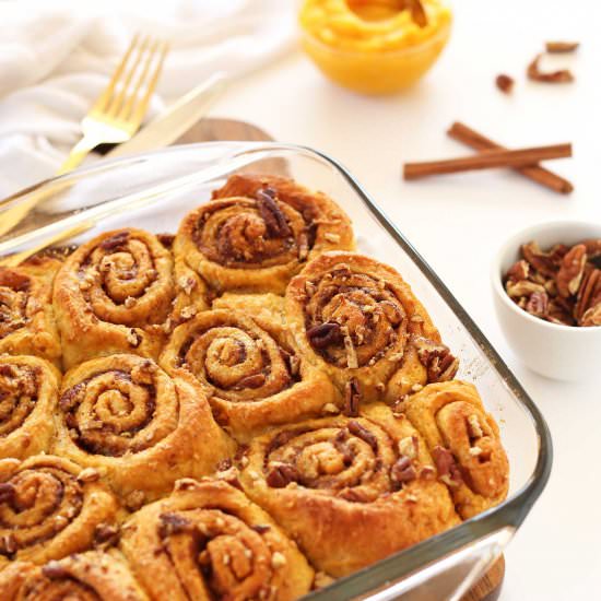 Vegan Pumpkin Cinnamon Rolls