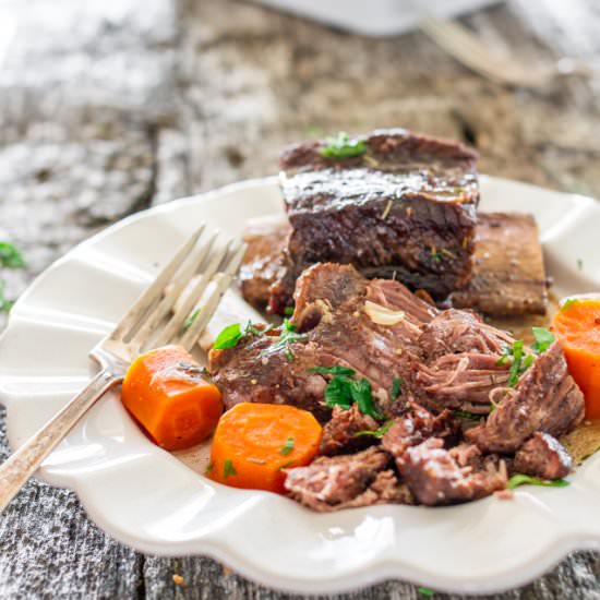 Slow Cooker Short Ribs