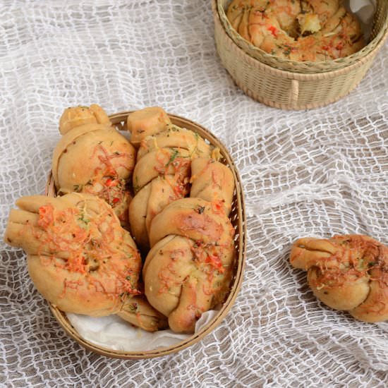 Healthy Whole Wheat Garlic Knots