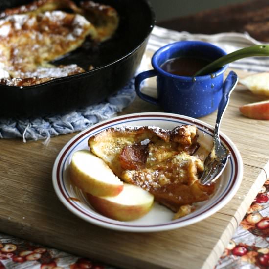 Caramel apple dutch baby