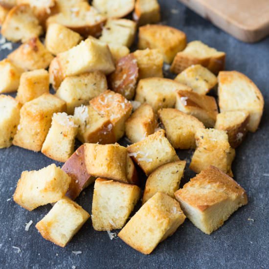 Homemade Garlic Parmesan Croutons