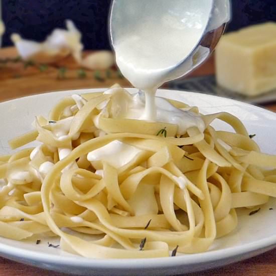 Homemade Garlic Alfredo Sauce