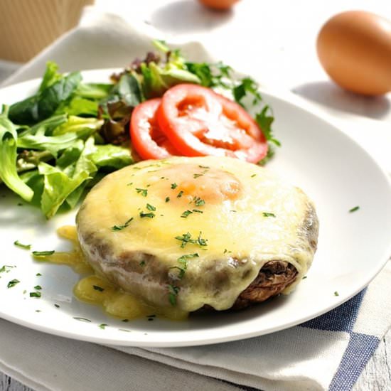 Baked Eggs in Mushrooms