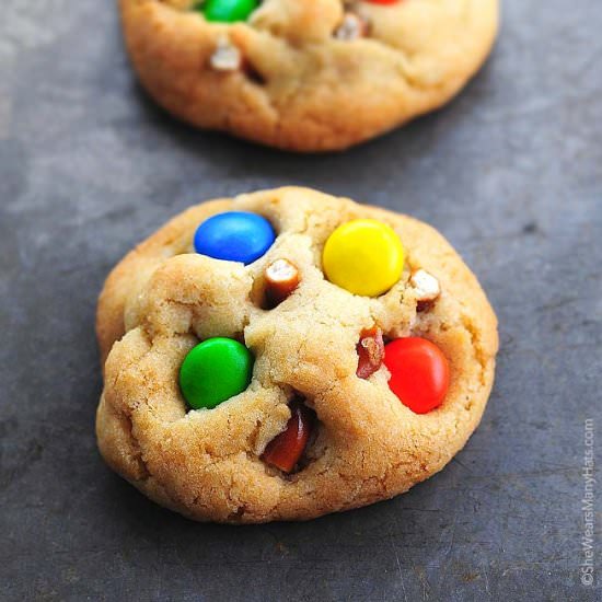 Pretzel M&M Cookies