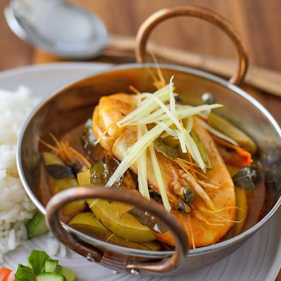 Prawn Curry with Green Mango