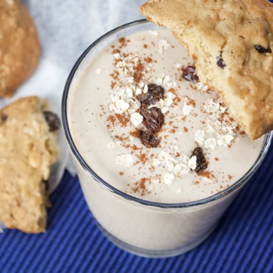 Oatmeal “Cookie” Protein Smoothie