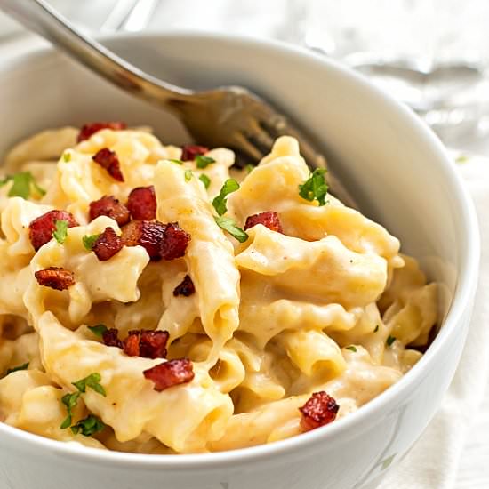 Quick Stovetop Apple Bacon Mac