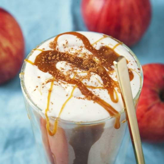 CARAMEL APPLE PIE MILKSHAKES
