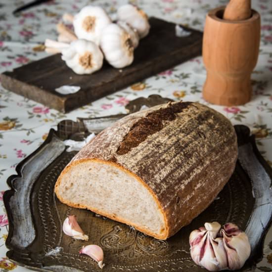 Roasted garlic levain