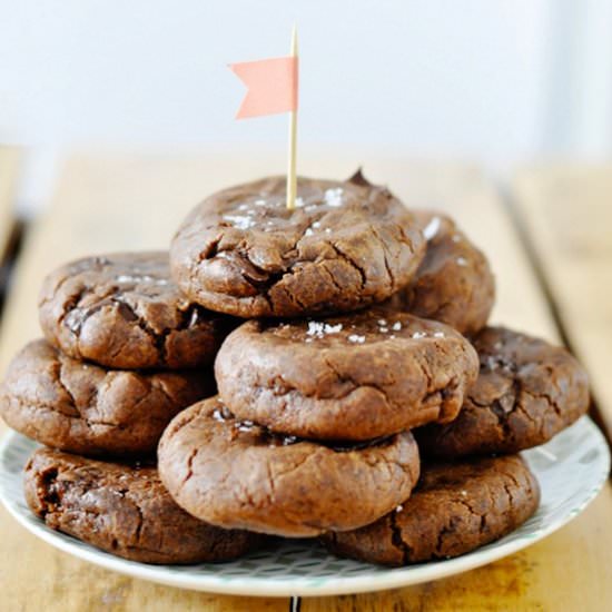 Nutella Caramel Stuffed Cookies