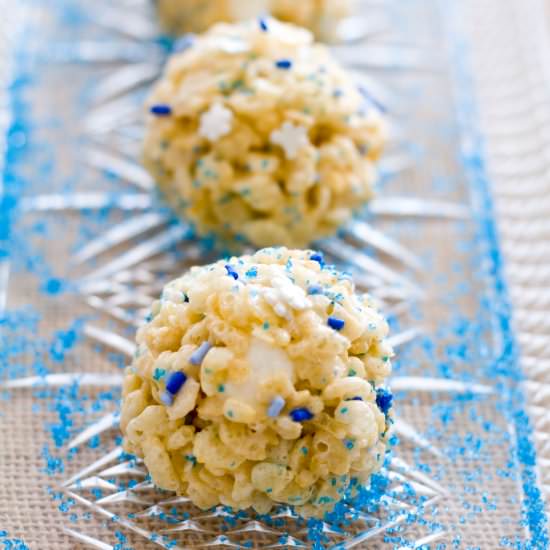 “Frozen” Rice Krispies Snowballs