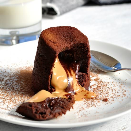Peanut butter molten lava cake