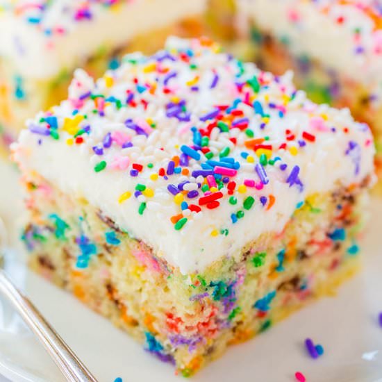 Easy Homemade Funfetti Cake