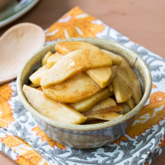 Slow Cooker Cinnamon Apples