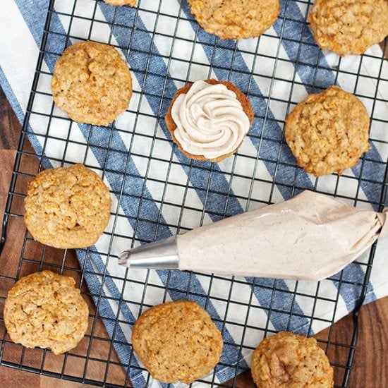 Carrot Cake Whoopie Pies