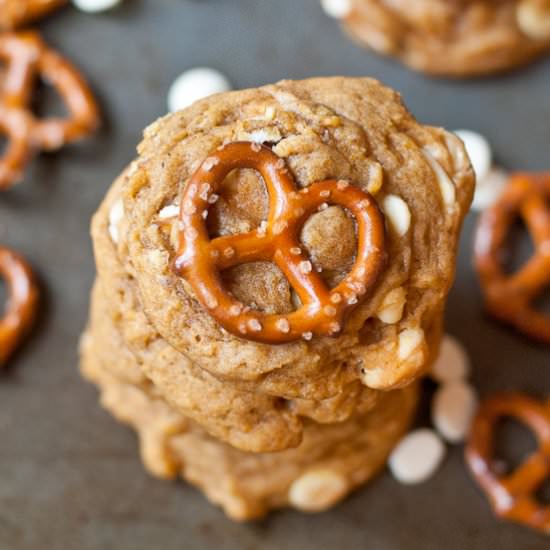 Pretzel Pumpkin Cookies