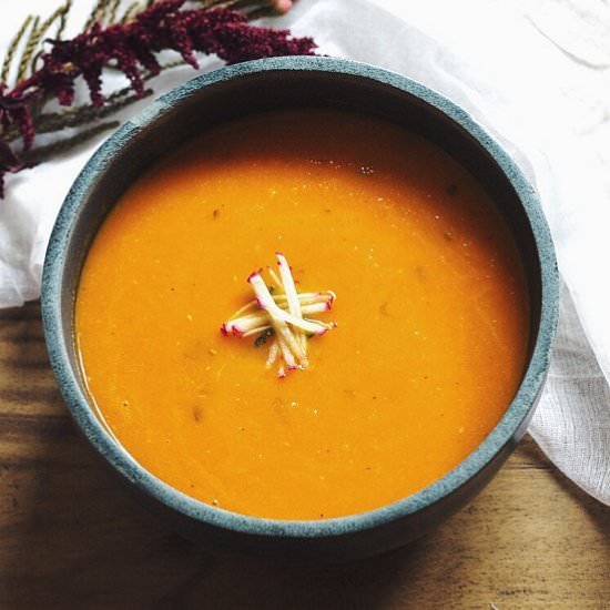 Saffron-Ginger Carrot Soup