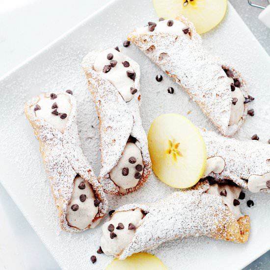 Apple Pie Cannoli