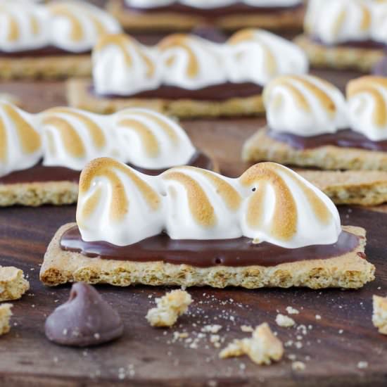 Marshmallow Frosting Smores Sticks