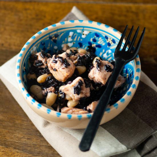 Black rice, salmon and beans