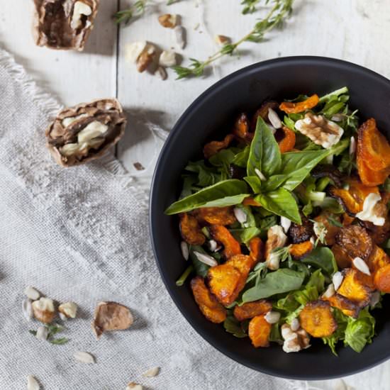 Walnut, rocket salad & carrot chips