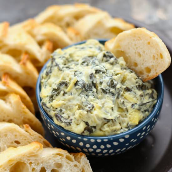 Cheesy Spinach Artichoke Dip