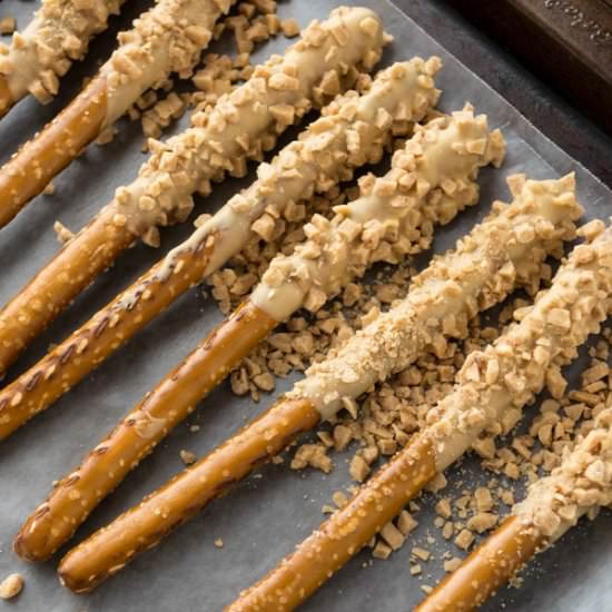 Biscoff Toffee Pretzel Rods