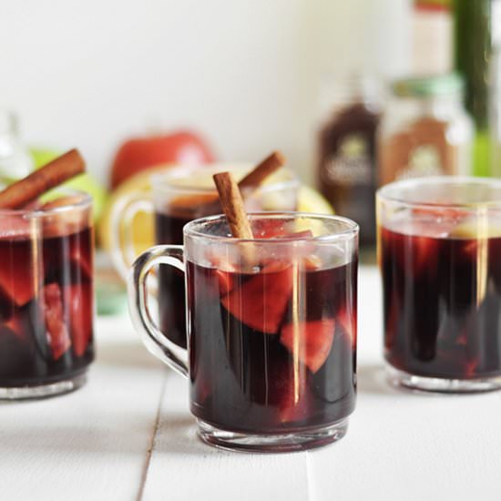 Mulled Thanksgiving Sangria