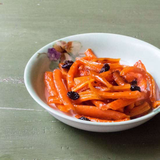 Maple Candied Carrots with Currants