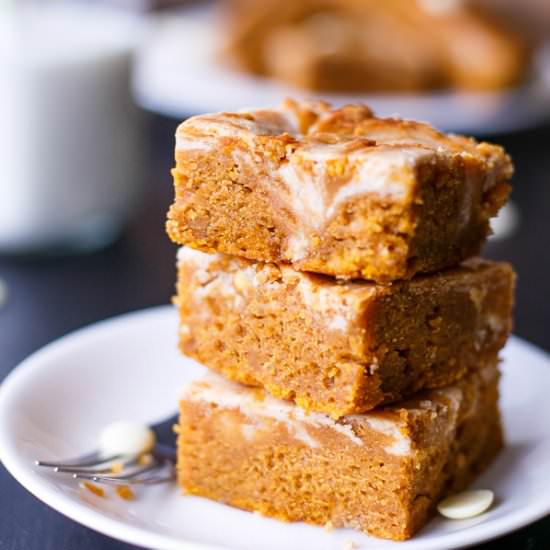 Cheesecake Swirl Pumpkin Cake Slice