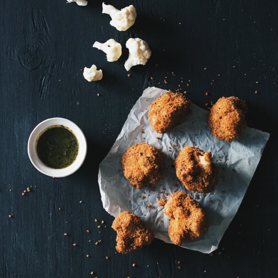 Cauliflower with Mint Tamarind Dip