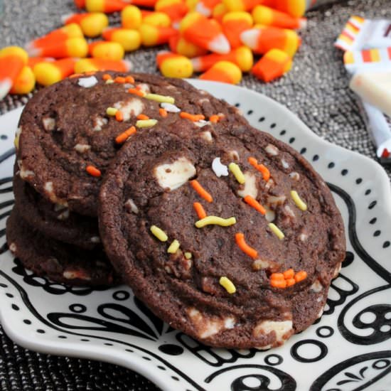 Chocolate Candy Corn & Creme Cookie