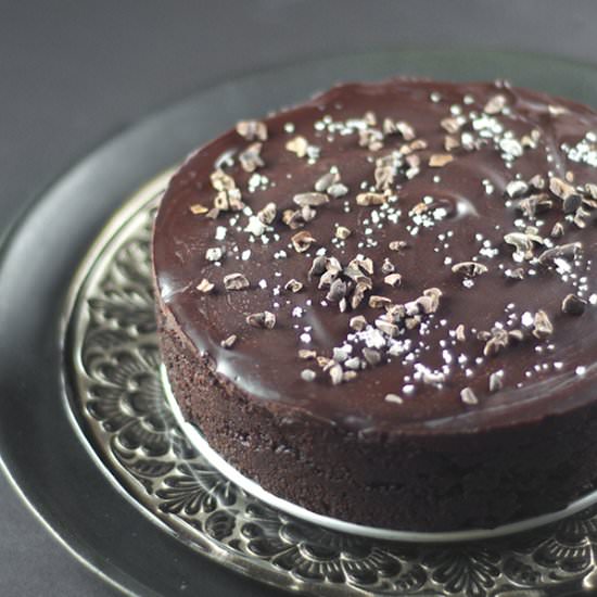 Easy Raw Flourless Chocolate Cake
