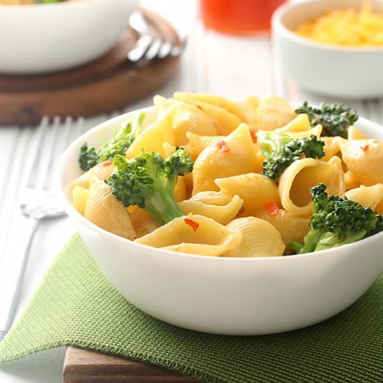 Sweet Chili Mac and Cheese Shells