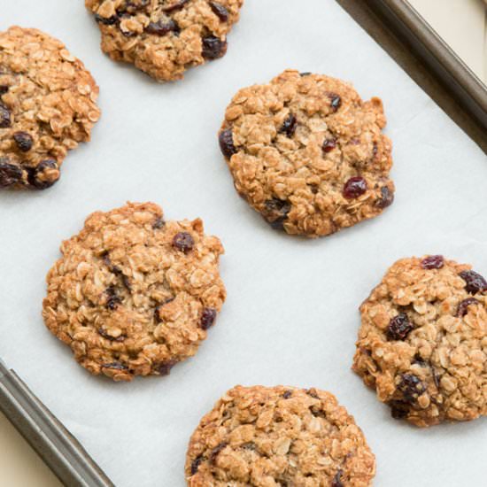 Giant Oatmeal Cookies (vegan)