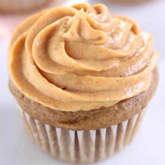 Maple Cupcakes + Pumpkin Frosting