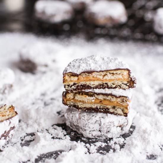 Puppy Chow Ritz Cracker Cookies!
