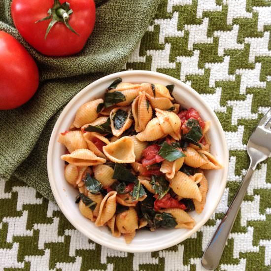 Garlicky Pasta w/ Greens and Tomato