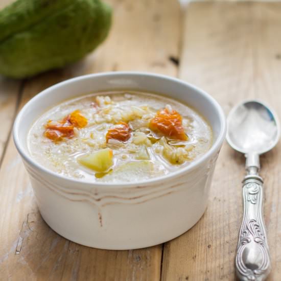 Soup with zucchini and tomatoes