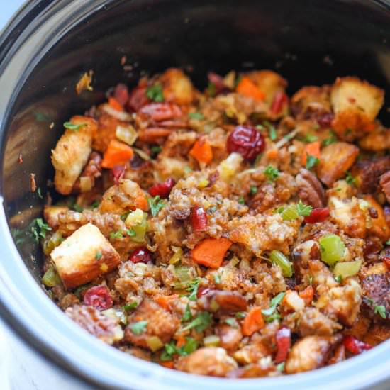 Crockpot Cranberry Pecan Stuffing