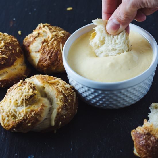 Garlic Pretzel Knots