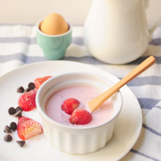 Homemade Strawberry Yogurt