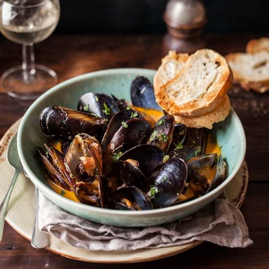 Easy Red Curry Mussels